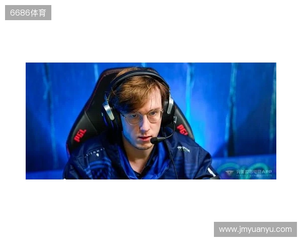 足球报：约尼查曾被称“新哈吉”“又一个梅西”，与舒马赫共事过